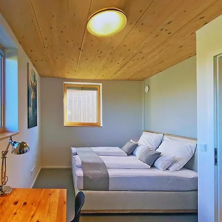 Rueckzugsort In Modernem Holzhaus *