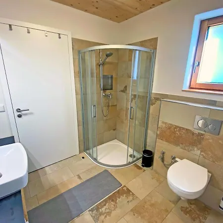 Rueckzugsort In Modernem Holzhaus